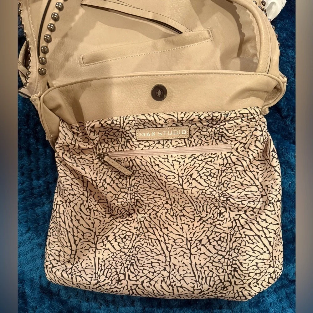 Max Studio Studded Tote Bag Beige Boho Vegan Leather Shoulder Bag Zip Pockets